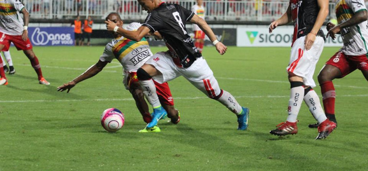 Joinville vence Brusque na estreia do Campeonato Catarinense