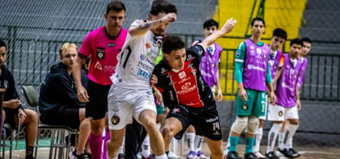 Blumenau Futsal vence JEC por 4 a 1 de virada no Sesi pelo estadual