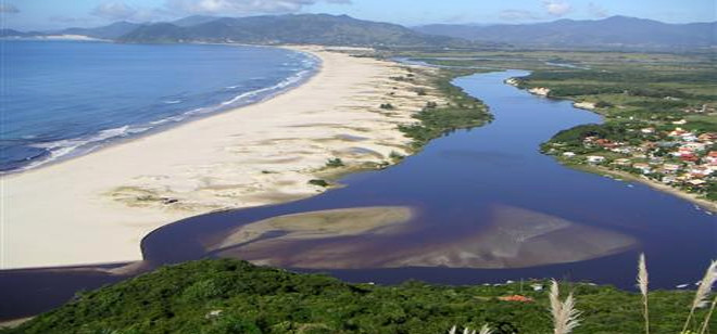 Guarda do Embaú recebe certificação como reserva mundial do surfe