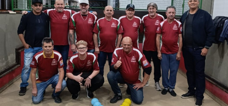 Campeonato de bocha reúne seis equipes blumenauenses
