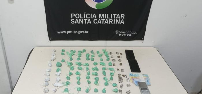 Jovem é preso por tráfico de drogas no bairro Testo Salto