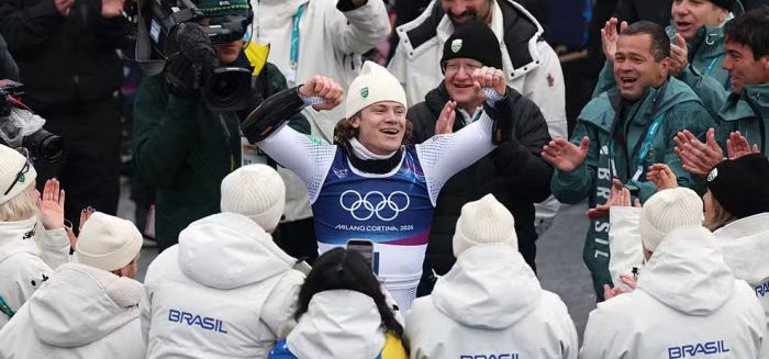 Lucas Pinheiro garante ouro inédito para o Brasil nas Olimpíadas de Inverno