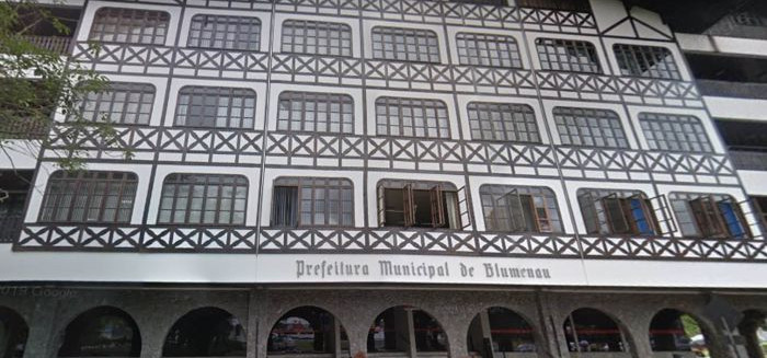 Cargos de Almir Vieira deixam a prefeitura de Blumenau