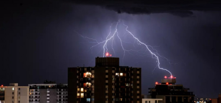 Temporais intensos colocam SC em alerta máximo na madrugada
