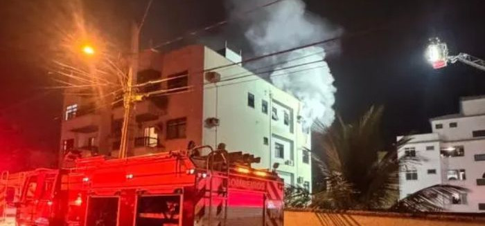 Incêndio em apartamento no Garcia deixa moradora ferida