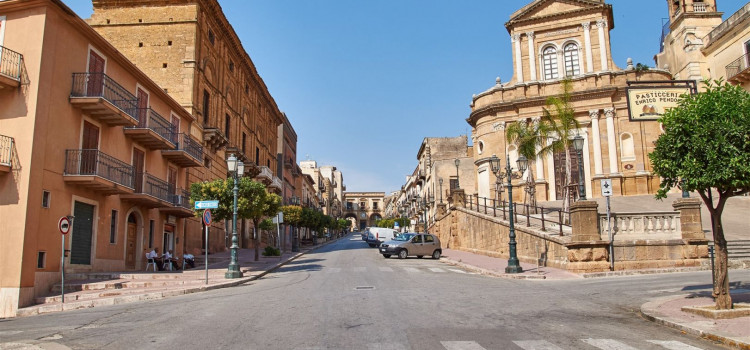 Cidade na Sicília vende casas a 1 euro para atrair moradores