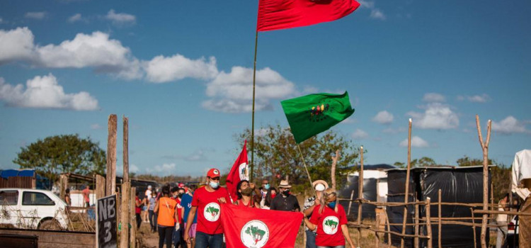 Marques vota favorável em PL que pune invasores de terra