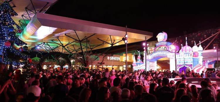 Acendimento das luzes marca a abertura do Natal