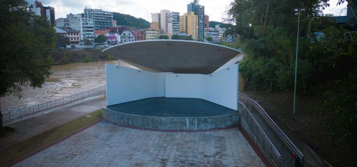 Prainha recebe evento gratuito com música e teatro para famílias