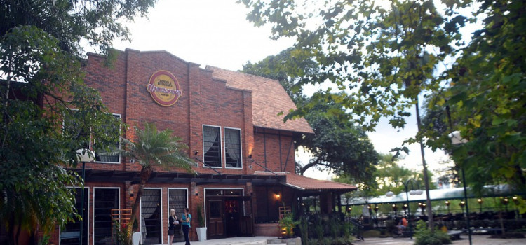 Prefeitura lança edital para concessão do Biergarten