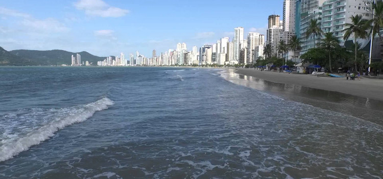 BC recebe licença para alargamento da faixa de areia da Praia Central