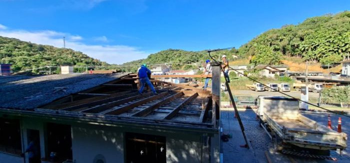 Prédio da Intendência da Vila Itoupava passa por reformas estruturais