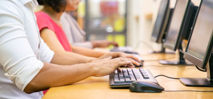 Prefeitura de Blumenau abre curso gratuito de informática para PcD