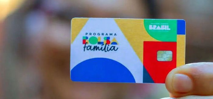 Blumenau é a terceira cidade de SC com mais pessoas deixando o Bolsa Família