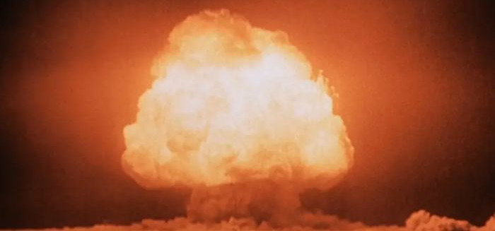 Mundo entra em era de risco nuclear sem controle entre potências