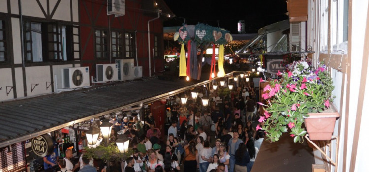 Chega ao fim a 39ª Oktoberfest de Blumenau