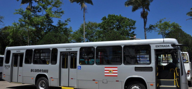 Linhas de ônibus terão horários especiais na segunda e terça de Carnaval