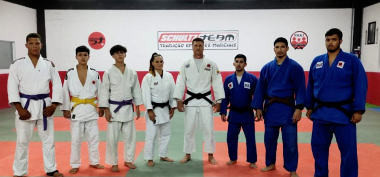 Judocas de Blumenau representam SC no Brasileiro