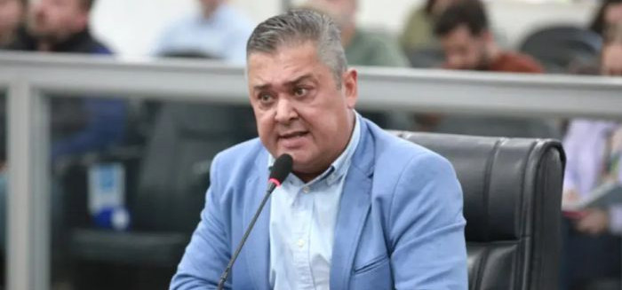 Almir Vieira quebra o silêncio e afirma perseguição na Câmara