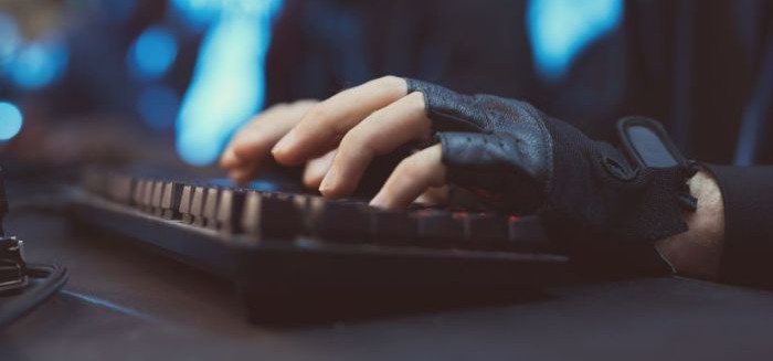 Por que criminosos preferem golpes virtuais ao roubo nas ruas?