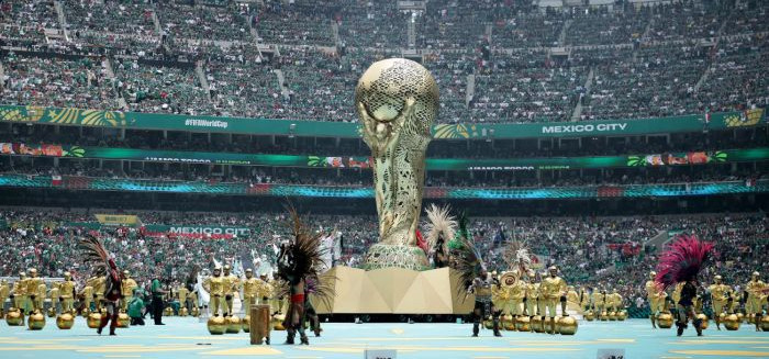 Copa começa com show de Shakira no lendário Estádio Azteca
