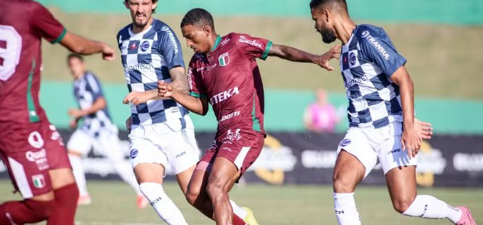 Blumenau perde para o São José, mas é líder isolado na Série D
