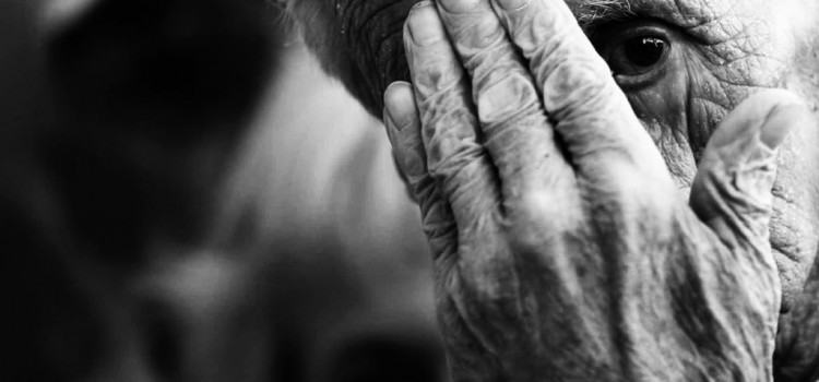 Idoso é agredido e enforcado pelo filho em Blumenau