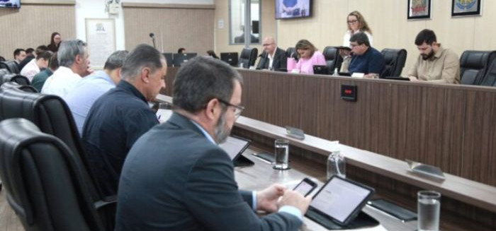 Câmara derruba três vetos do prefeito Egidio Ferrari