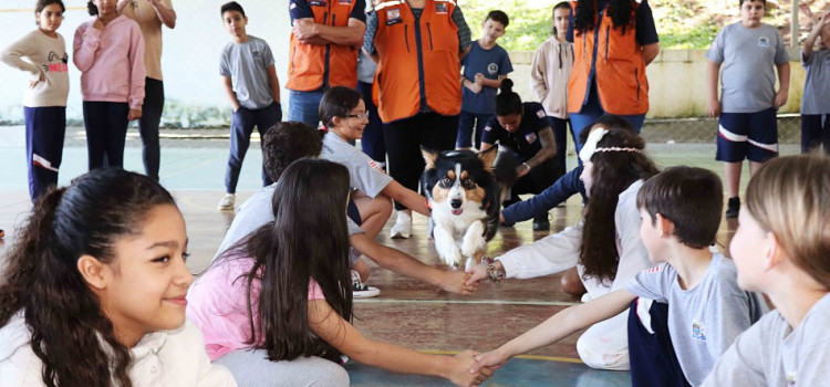 Mascote da Defesa Civil completa seis meses