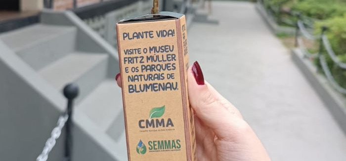 Prefeitura doa 85 mudas de árvores nativa