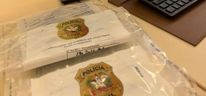 Polícia apreende celulares de adolescentes por imagens íntimas falsas