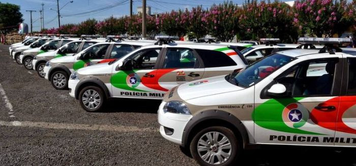 Carro é furtado na manhã desta segunda-feira no Badenfurt