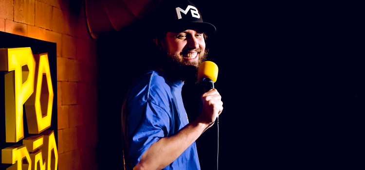 Diogo Defante faz show de comédia em Blumenau