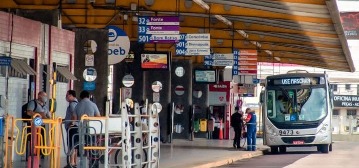 Abaixo-assinado busca manter cobradores nos ônibus de Blumenau