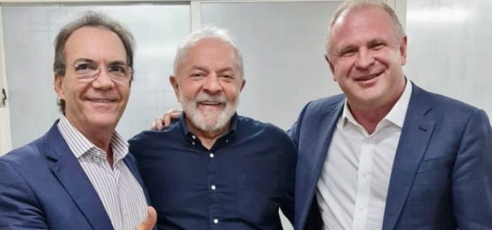 Centro-esquerda define chapa e PSD escala João Santana em SC