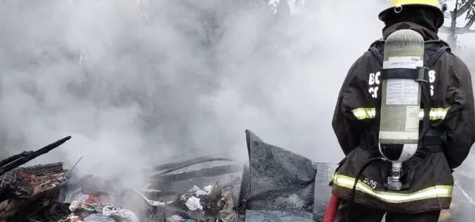 Incêndio destrói totalmente casa na Ponta Aguda