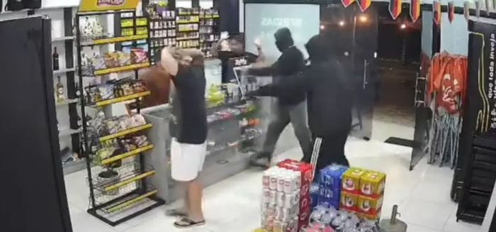 Polícia prende trio por assalto à mão armada após crime em Blumenau