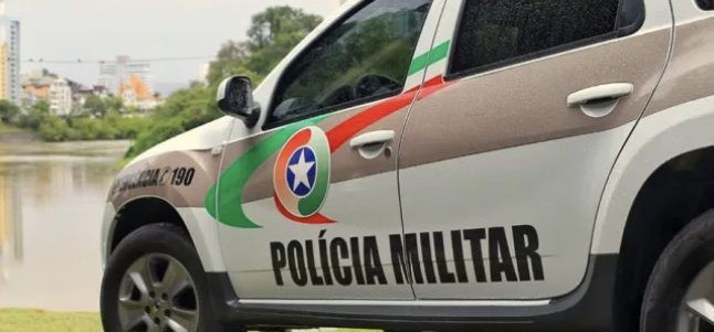 Moleque de 17 anos é preso por tráfico