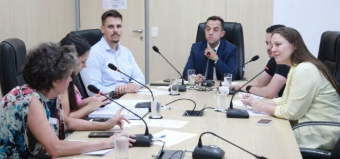 Moradores do Testo Salto cobram desassoreamento em reunião na Câmara