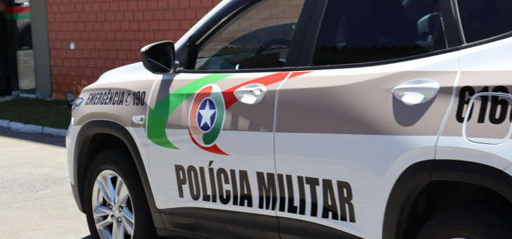 Traficante tenta fugir da polícia no Passo Manso