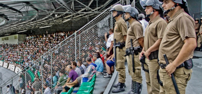 Desordeiros são presos no jogo do BEC