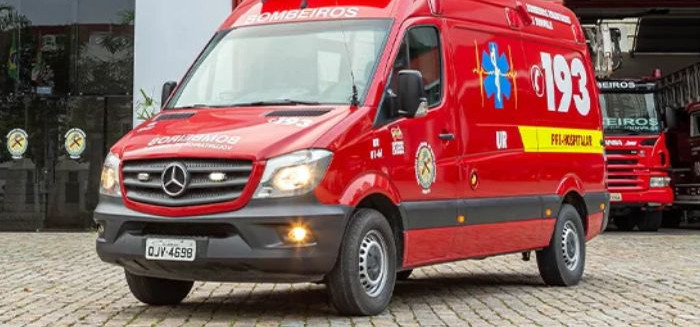 Pedestre de 40 anos é atropelado por moto na rua Amazonas