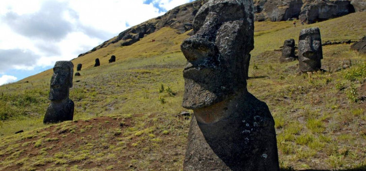 Nativos da Ilha de Páscoa votam contra retorno do turismo