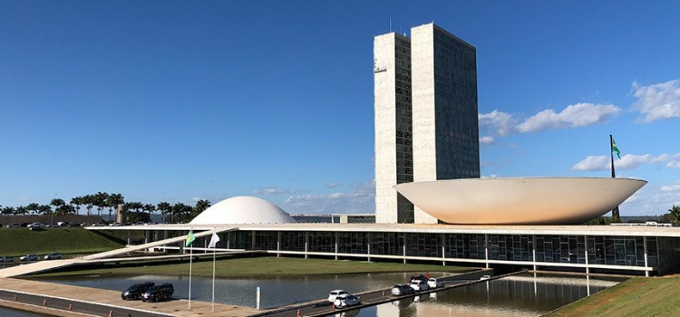 Congresso questiona decisões de Dino limitando ‘emendas pix’