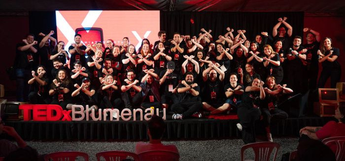 TEDxBlumenau debate os impactos da exaustão e do excesso digital