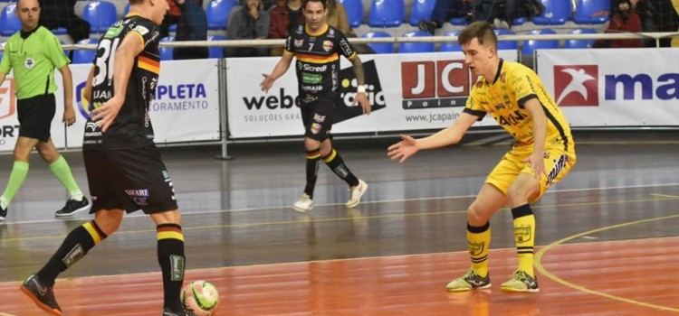 Blumenau Futsal recebe Jaraguá pelas quartas de final do Estadual
