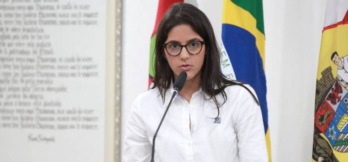 Malu Fusinato explica polêmica com pesquisa em Blumenau