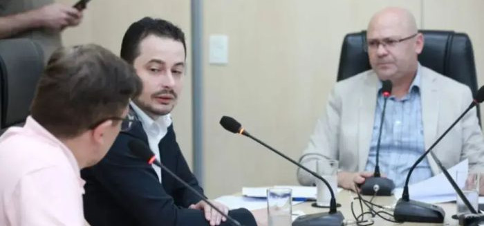 Comissão que analisa cassação de Almir Vieira inicia trabalhos