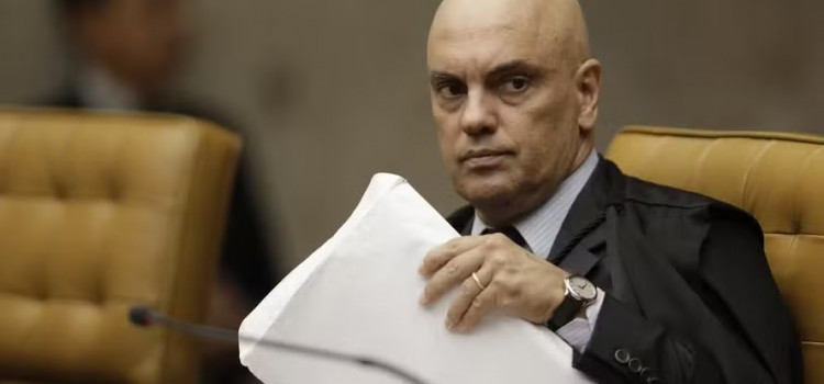 Novo apresenta queixa-crime à PGR contra Moraes