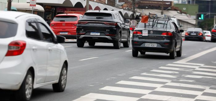 Novo radar em Blumenau monitora velocidade média de motoristas